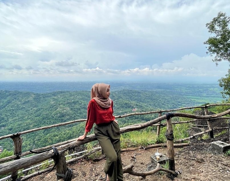 Source : Dokumentasi Pribadi Tamu Trip Keliling Jogja Source : Dokumentasi Pribadi Tamu Trip Keliling Jogja