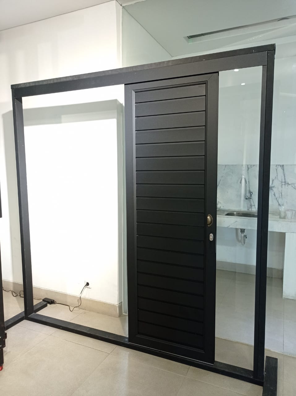 Austin 70-SL Standart 675 x 1960 Warna Hitam Austin 70-SL Standart 675 x 1960 Warna Hitam