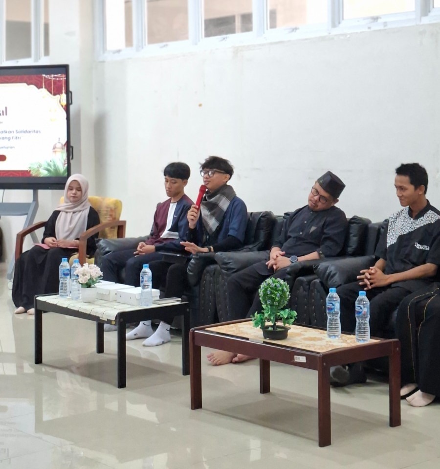 Ustadz Yusuf Surya : Pemateri dalam Halal bi Halal Ustadz Yusuf Surya : Pemateri dalam Halal bi Halal