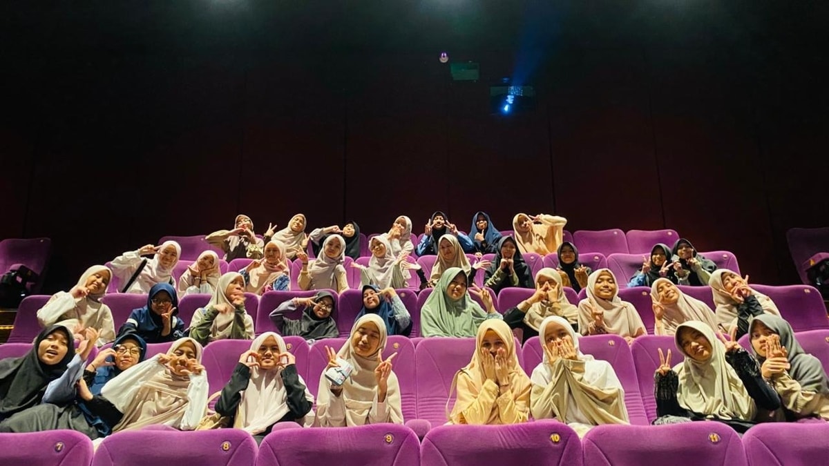 Pembelajaran Karakter Melalui Film Children of Heaven Pembelajaran Karakter Melalui Film Children of Heaven