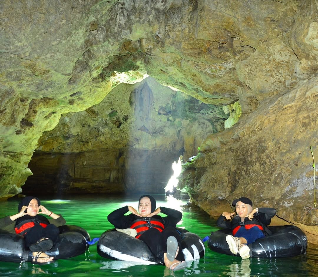 Source : Dokumentasi Pribadi Tamu Trip Keliling Jogja Source : Dokumentasi Pribadi Tamu Trip Keliling Jogja