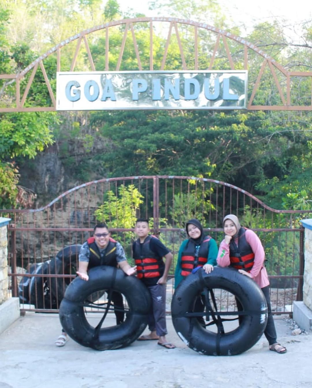 Source : Dokumentasi Pribadi Tamu Trip Keliling Jogja Source : Dokumentasi Pribadi Tamu Trip Keliling Jogja