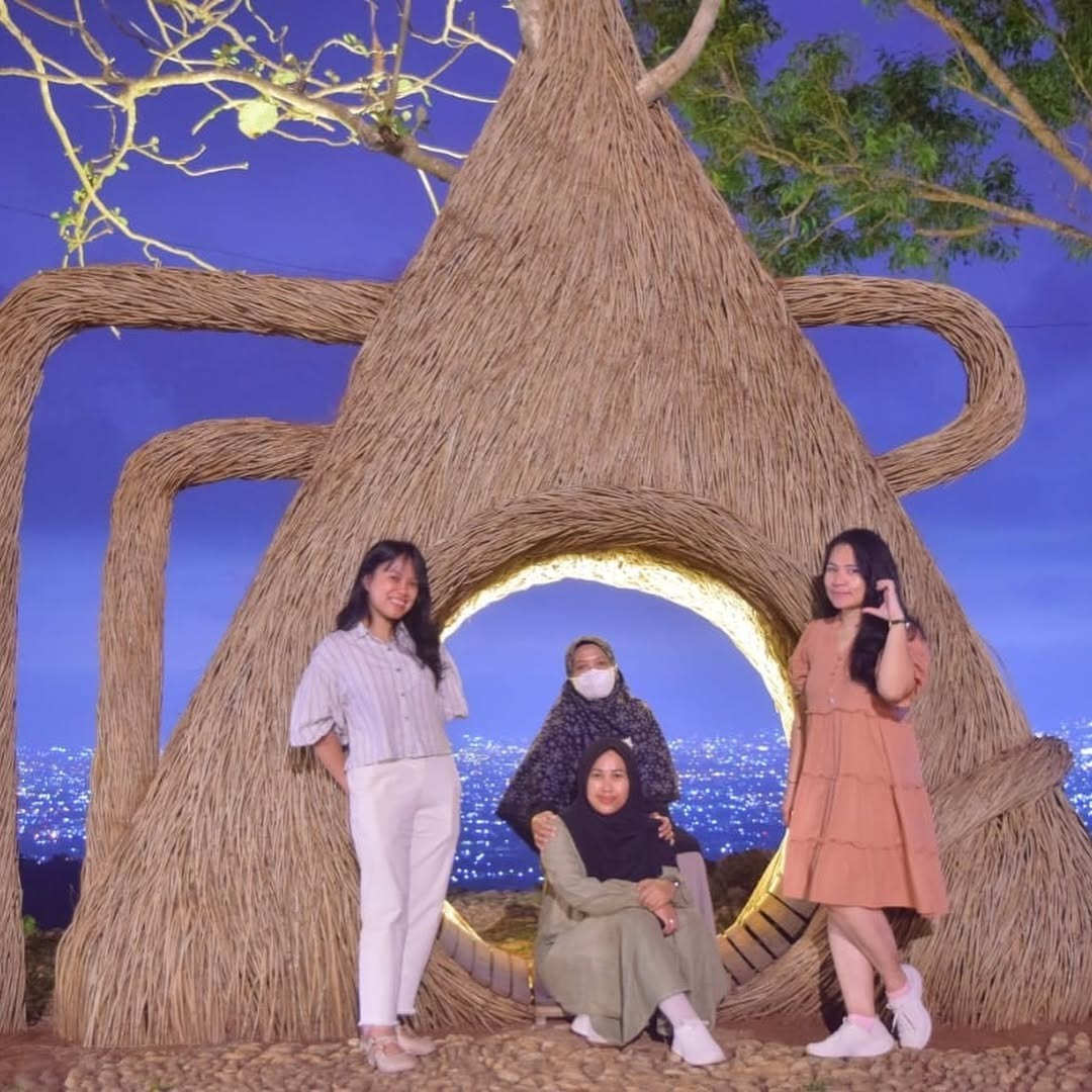 Source : Dokumentasi Pribadi Tamu Trip Keliling Jogja Source : Dokumentasi Pribadi Tamu Trip Keliling Jogja