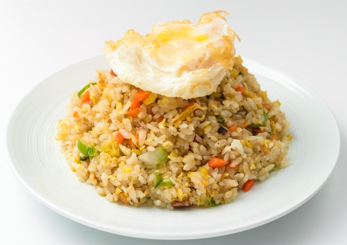 Nasi Goreng Ceria: Makan Sendiri Jadi Lebih Seru Nasi Goreng Ceria: Makan Sendiri Jadi Lebih Seru