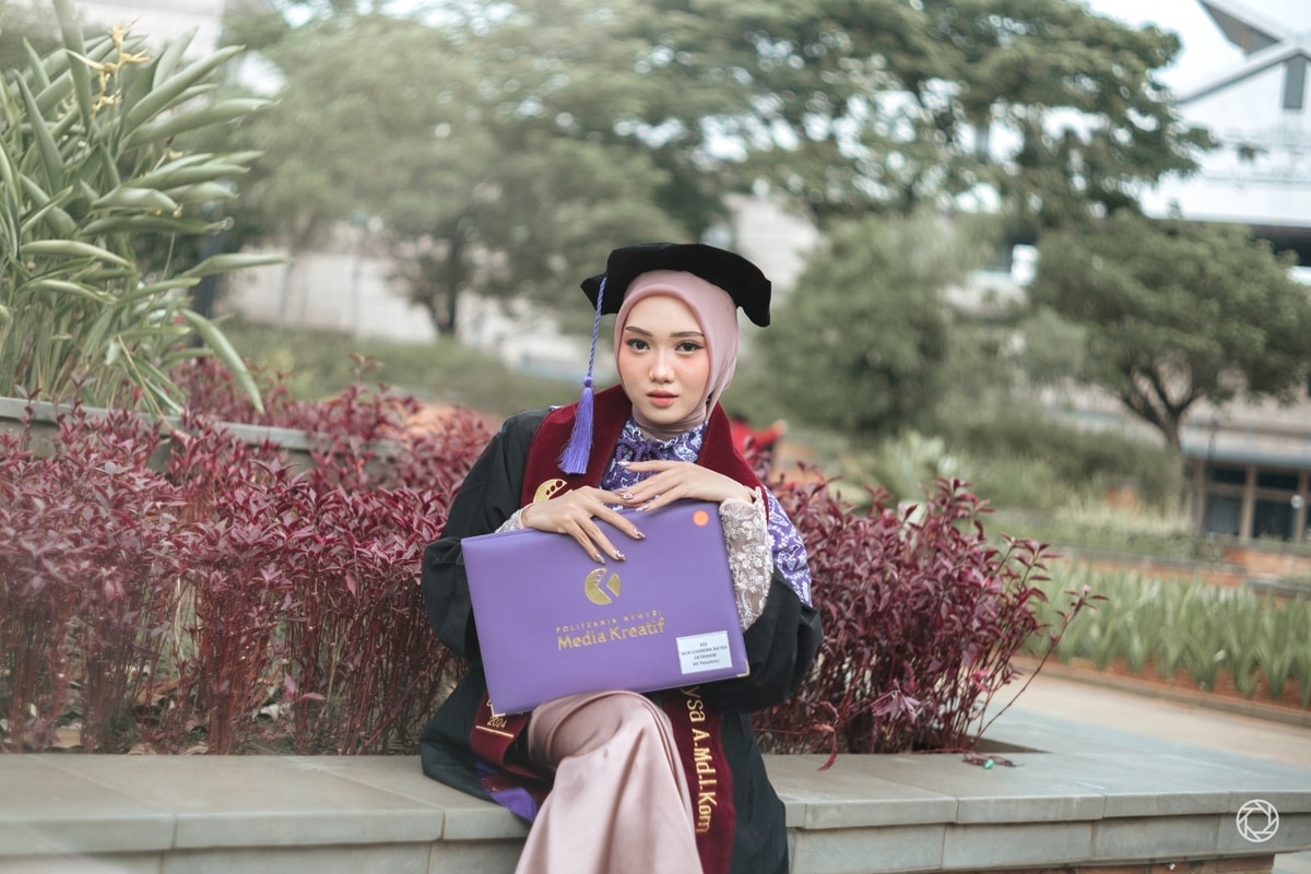 Nurchandra Meysa Graduation Session at TAMAN MINI Nurchandra Meysa Graduation Session at TAMAN MINI