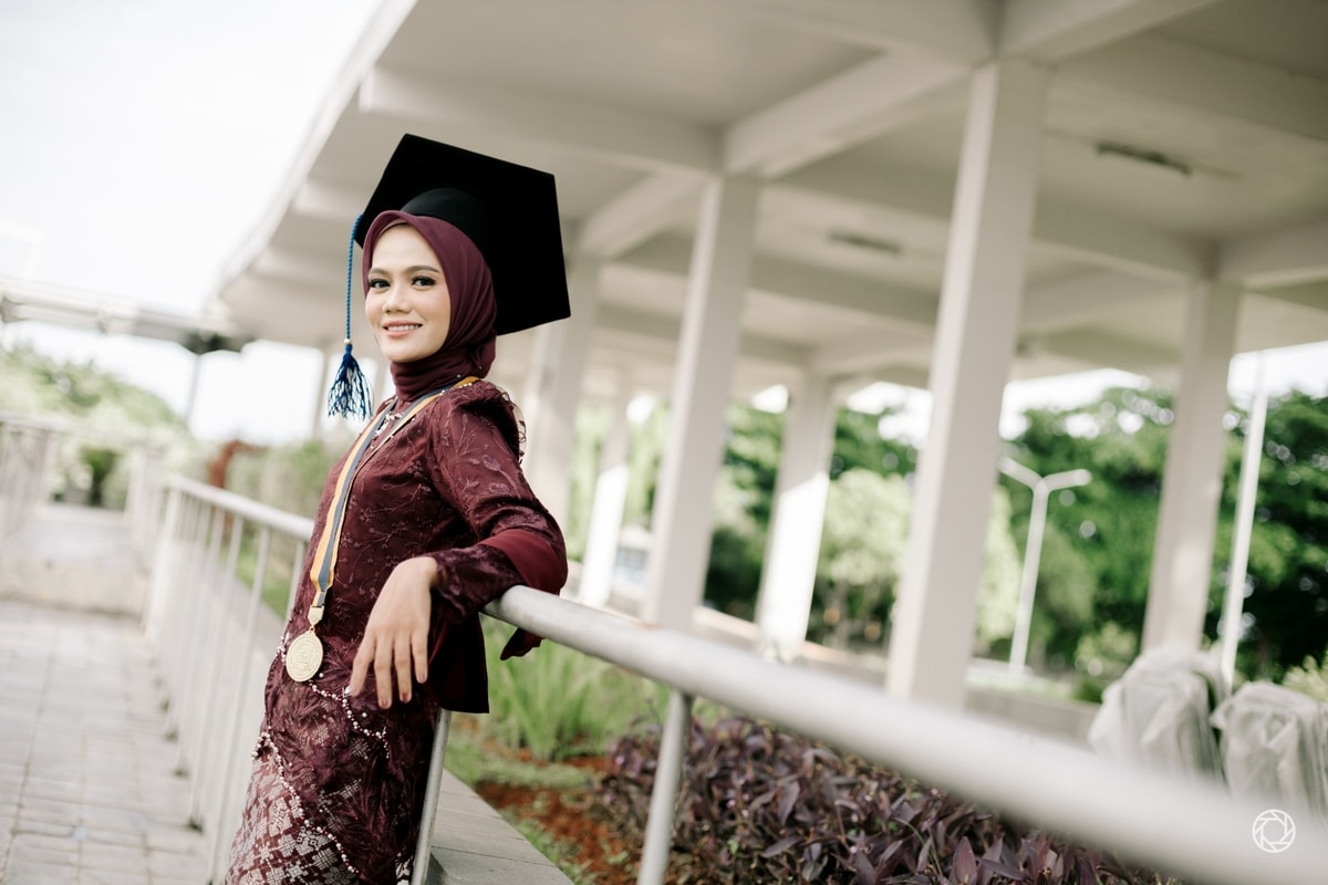 Bella Pasaribu Graduation Session at UNIVERSITAS PRASETIYA MULYA Bella Pasaribu Graduation Session at UNIVERSITAS PRASETIYA MULYA