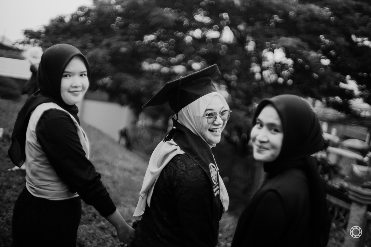 Ani Nur hayati Graduation Session at UNPAM VIKTOR Ani Nur hayati Graduation Session at UNPAM VIKTOR