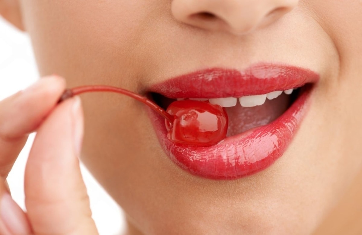 Ucapkan Selamat Tinggal Bibir Kering: Manfaat Lengkap Lip Glow Oil Alamin Skincare yang Bikin Bibir Pink Natural Ucapkan Selamat Tinggal Bibir Kering: Manfaat Lengkap Lip Glow Oil Alamin Skincare yang Bikin Bibir Pink Natural