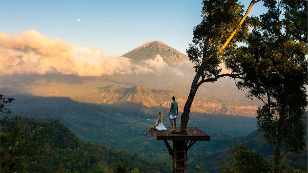 Lahangan Sweet Karangasem, incredible Bali viewpoint offers outstanding sights on the might Mount Agung volcano Lahangan Sweet Karangasem, incredible Bali viewpoint offers outstanding sights on the might Mount Agung volcano