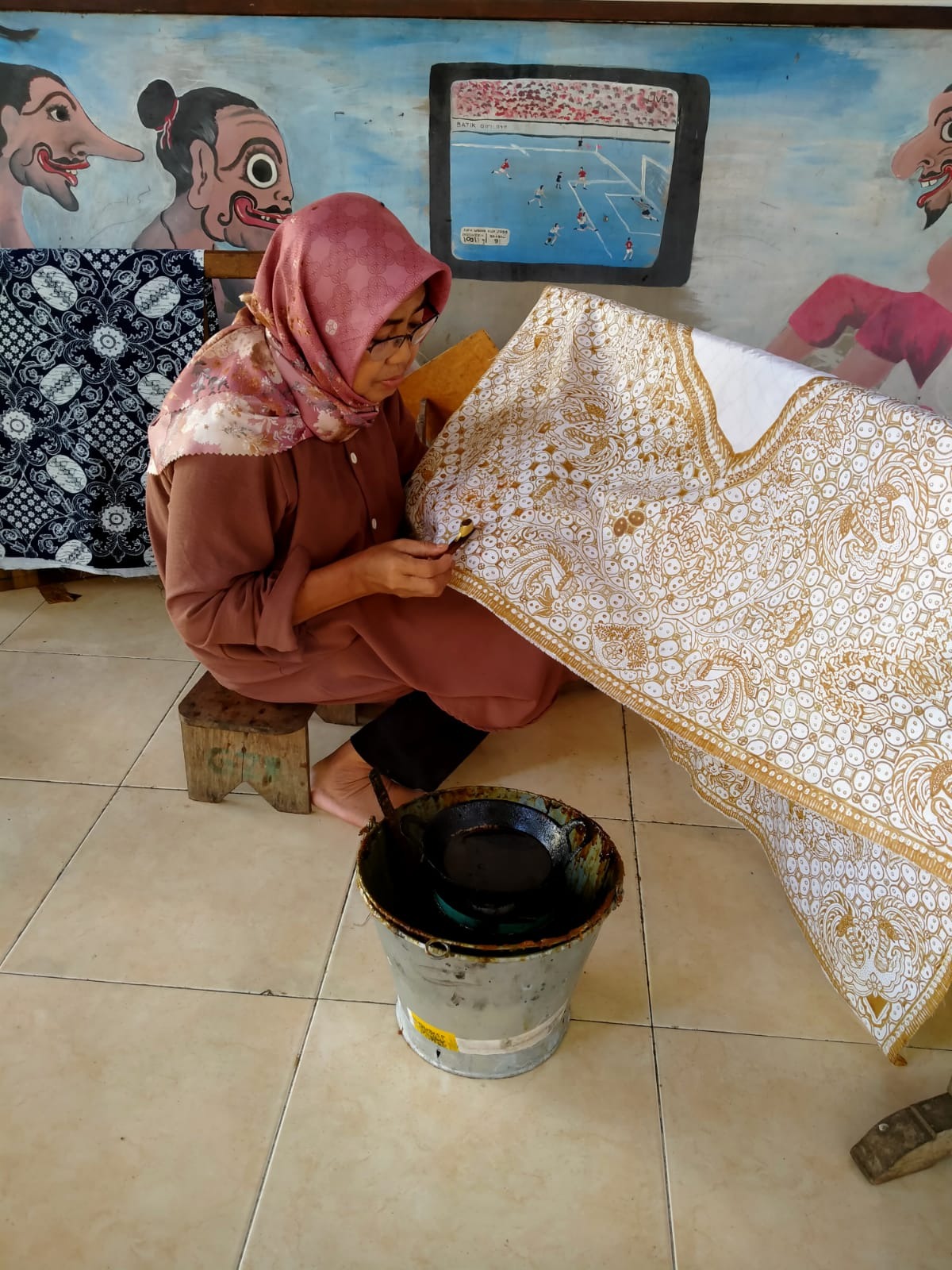 Buat Batikmu Sendiri! Buat Batikmu Sendiri!