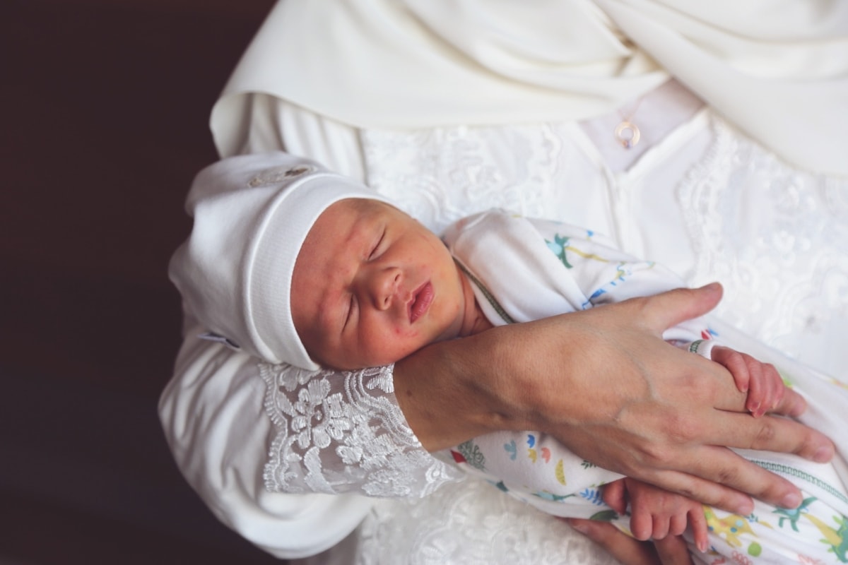 Aqiqah Anak Perempuan: Kambing Betina atau Jantan? Aqiqah Anak Perempuan: Kambing Betina atau Jantan?