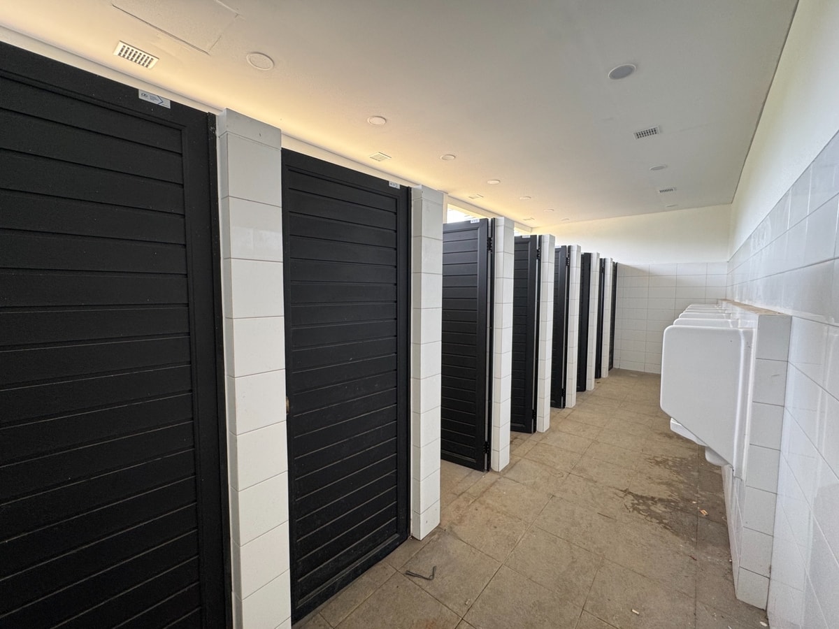 Austin 70-Slot Hitam Austin 70-Slot Hitam