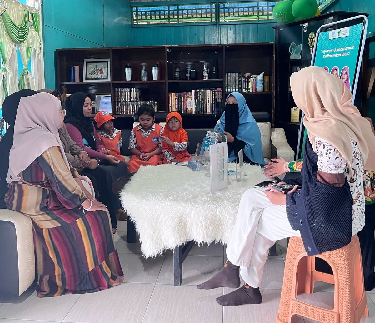 Kunjungan Haru! TK & KB Angkasa Merpati Sambangi LKS LU Almarhamah! Kunjungan Haru! TK & KB Angkasa Merpati Sambangi LKS LU Almarhamah!
