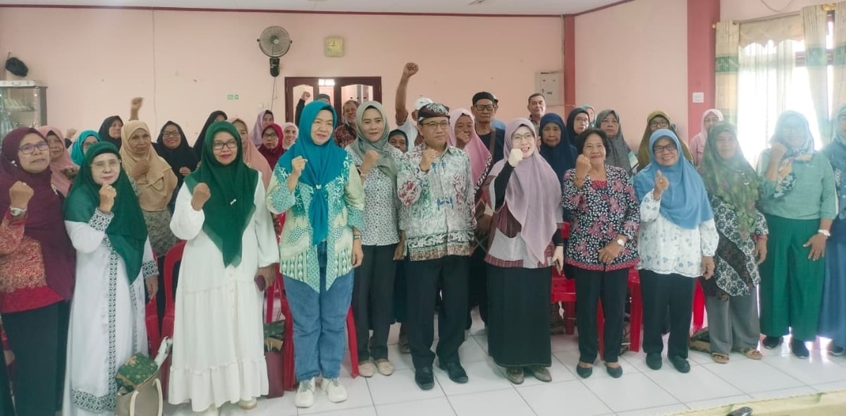 Bahagia di Usia Senja: Lansia Almarhamah Meriahkan Dimensi Spiritual Lansia Bahagia di Usia Senja: Lansia Almarhamah Meriahkan Dimensi Spiritual Lansia