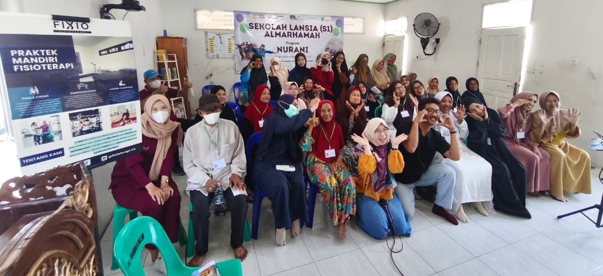 Serunya Lansia Bermain Bola Kardus Sambil Belajar Kesehatan di Sekolah Lansia NURANI Sesi ke-3! Serunya Lansia Bermain Bola Kardus Sambil Belajar Kesehatan di Sekolah Lansia NURANI Sesi ke-3!