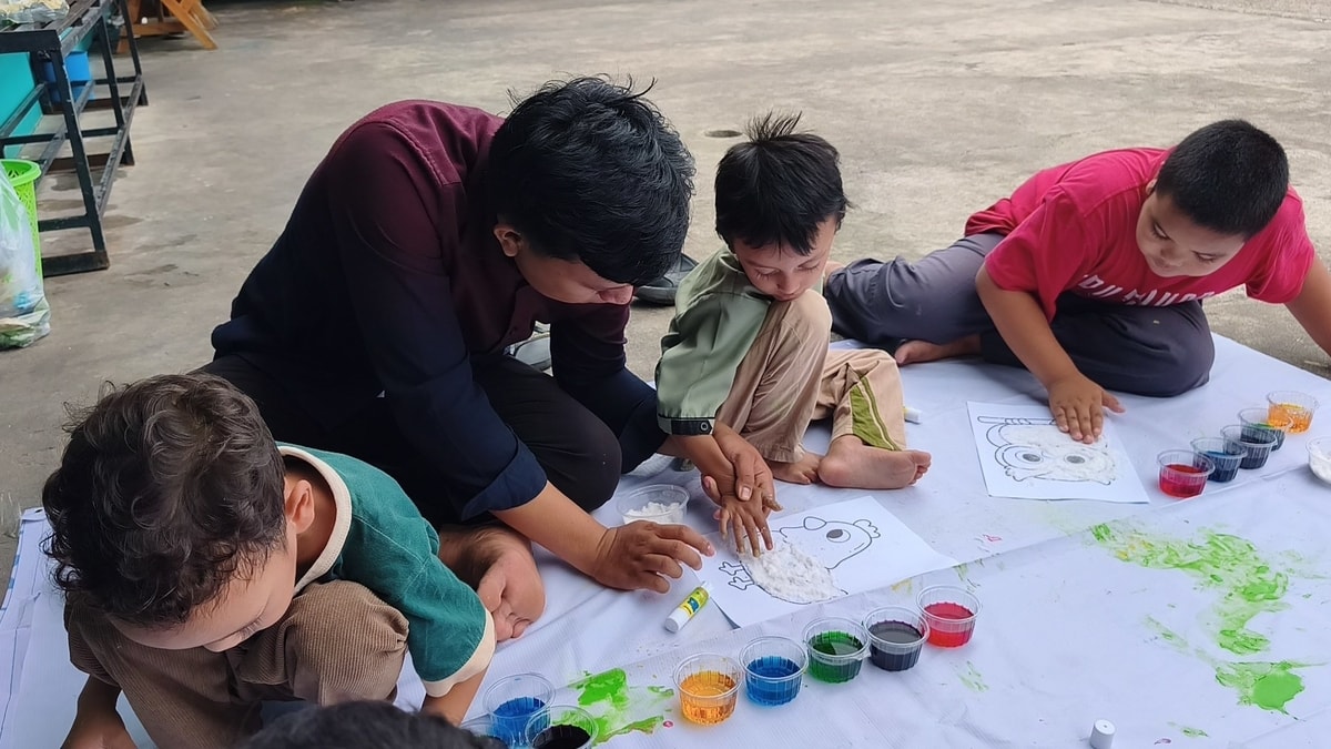 pembelajaran ada yang di temani langsung sama abangnya pembelajaran ada yang di temani langsung sama abangnya