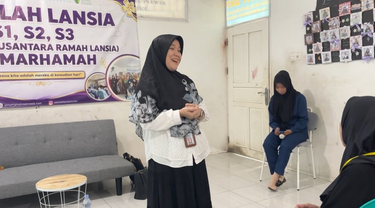 Ibu Dr. Ns. Dewy Haryanti Parman, M. Kep., Sp. Kep., MB memberikan penjelasan dan jawaban yang mudah di pahami Ibu Dr. Ns. Dewy Haryanti Parman, M. Kep., Sp. Kep., MB memberikan penjelasan dan jawaban yang mudah di pahami