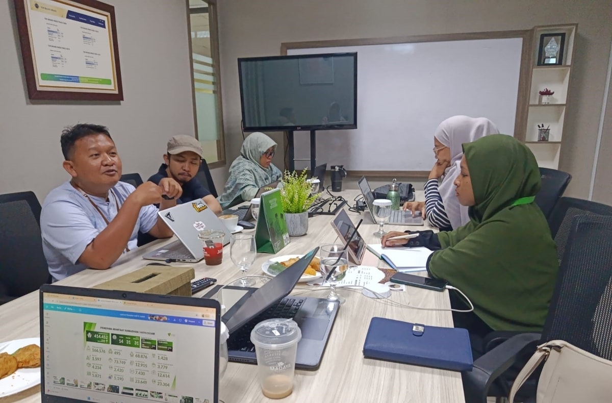 tim MPZ Almarhamah mempelajari berbagai strategi fundraising tim MPZ Almarhamah mempelajari berbagai strategi fundraising