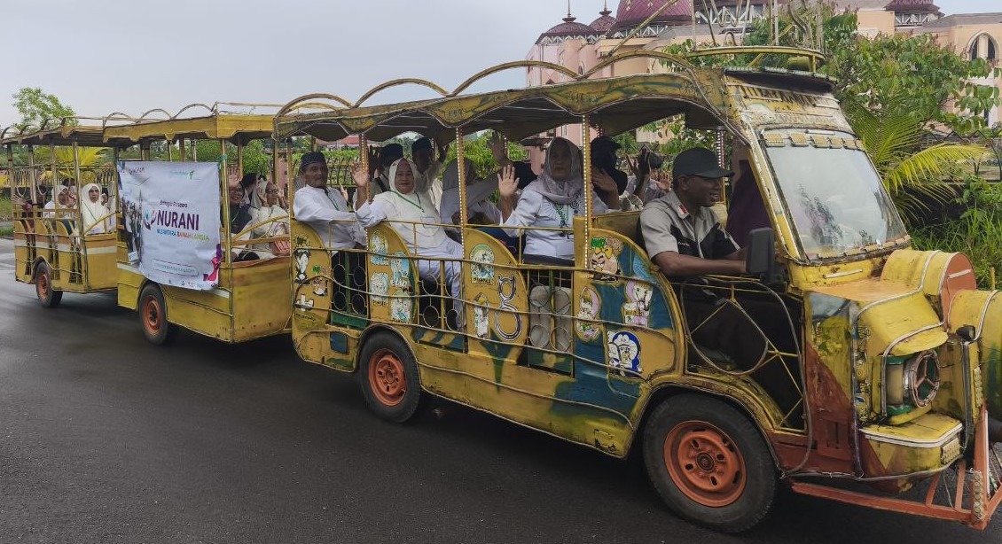 Seru Abis! Para Lansia NURANI Naik Odong-Odong Keliling Kampung Empat Kota Tarakan! Seru Abis! Para Lansia NURANI Naik Odong-Odong Keliling Kampung Empat Kota Tarakan!