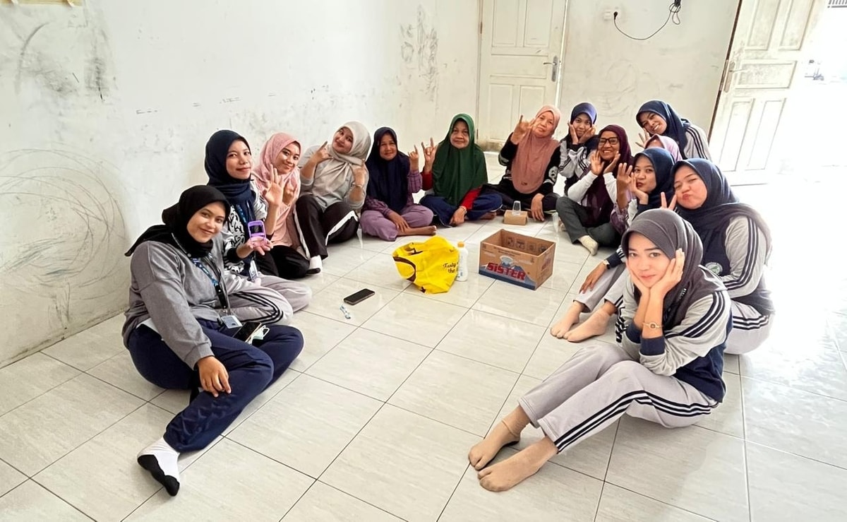 Bermain Sambil Terapi, Lansia Almarhamah Tetap Aktif Berpikir Bermain Sambil Terapi, Lansia Almarhamah Tetap Aktif Berpikir