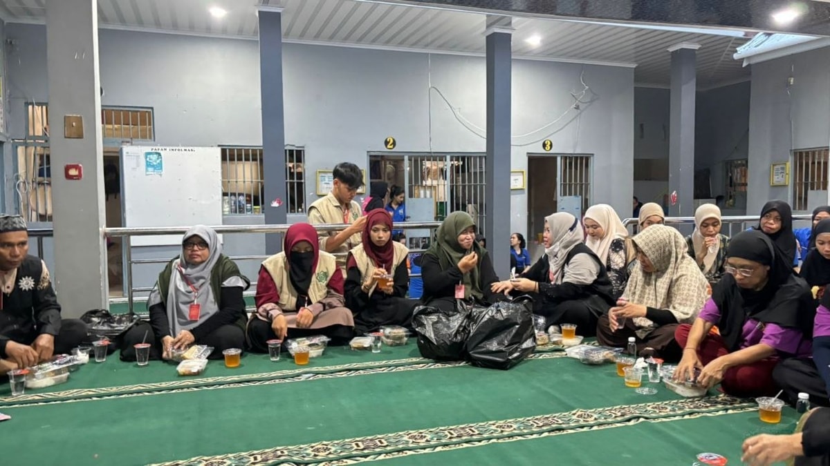 Ratusan Paket Nasi Berkah Telah Tersalurkan Kepada Warga Binaan Lapas Perempuan Kelas II A Tarakan Ratusan Paket Nasi Berkah Telah Tersalurkan Kepada Warga Binaan Lapas Perempuan Kelas II A Tarakan