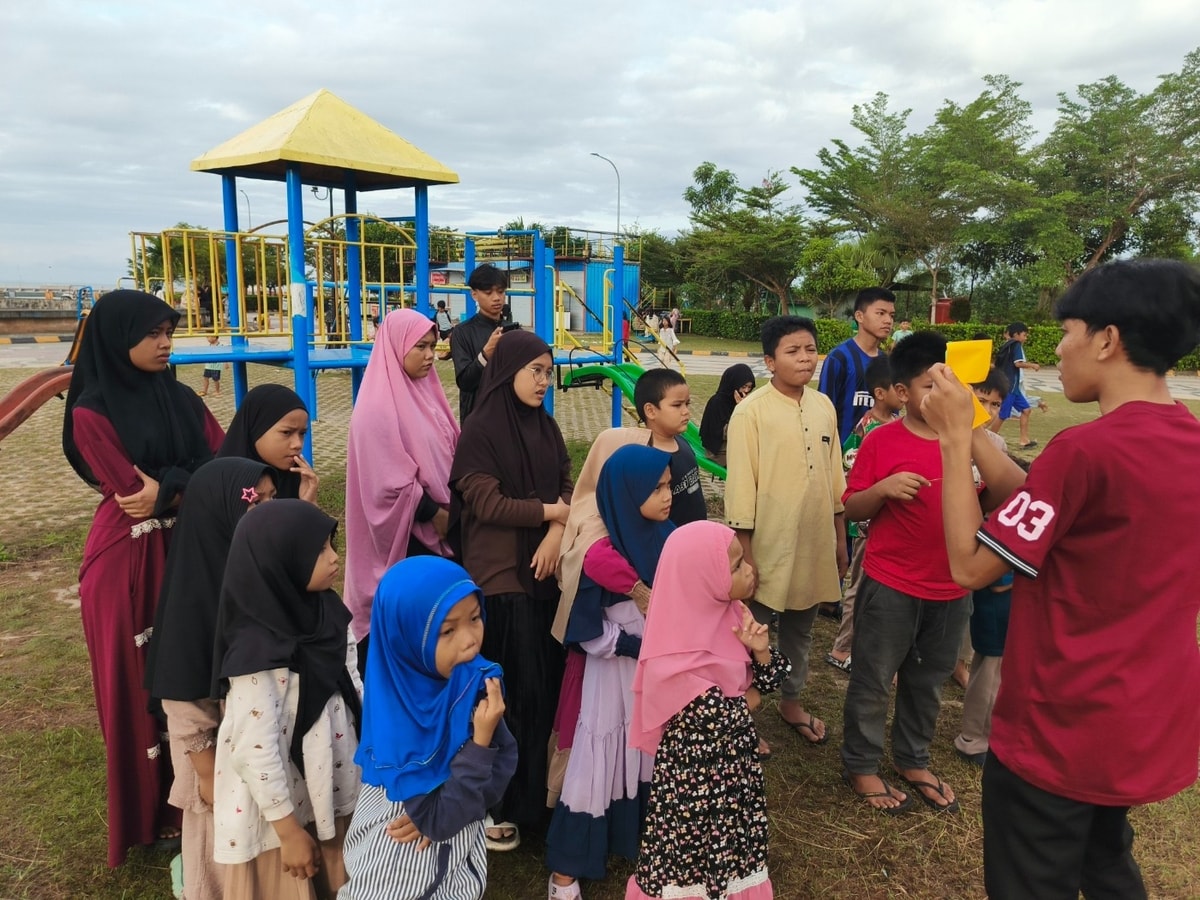 Pembagian kelompok games petualangan di taman berlabuh Pembagian kelompok games petualangan di taman berlabuh