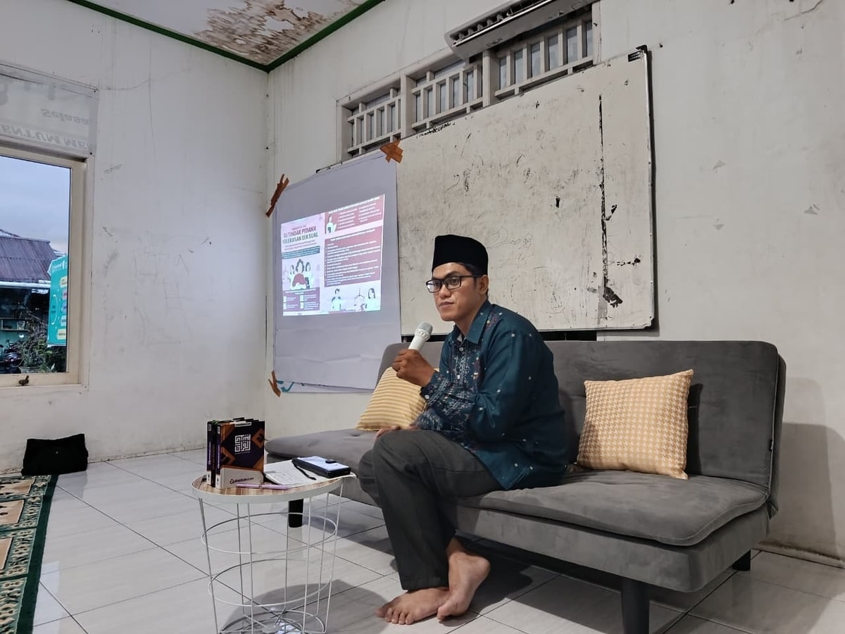 Pemateri : Ustadz Muhammad Zulfunun, S.Sos., M.Pd. Pemateri : Ustadz Muhammad Zulfunun, S.Sos., M.Pd.