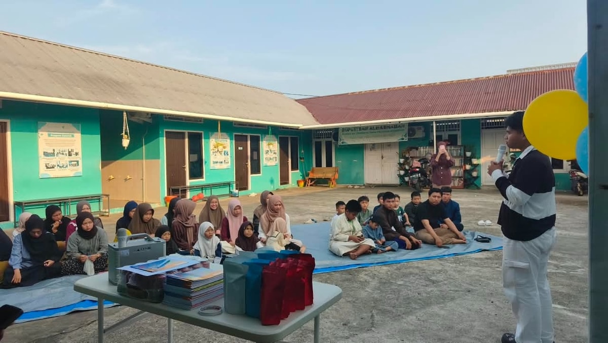 Kegiatan di ikuti volunteer, santri dan Pengurus Almarhamah Kegiatan di ikuti volunteer, santri dan Pengurus Almarhamah