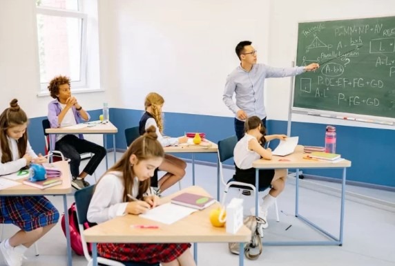 Hard Skill dan Soft Skill, Dua Kemampuan yang Wajib Dimiliki Seorang Guru Hard Skill dan Soft Skill, Dua Kemampuan yang Wajib Dimiliki Seorang Guru