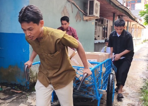 Pengantaran menuju Almarhamah Pengantaran menuju Almarhamah