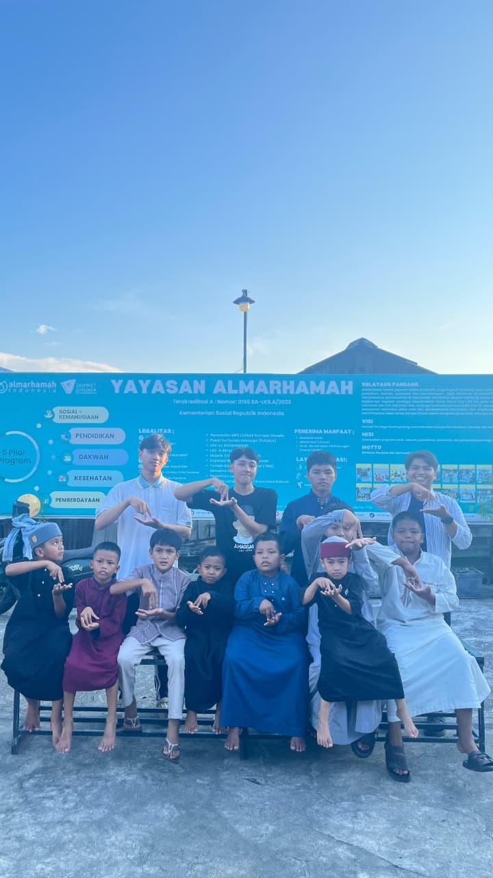 Foto bersama para santri Foto bersama para santri