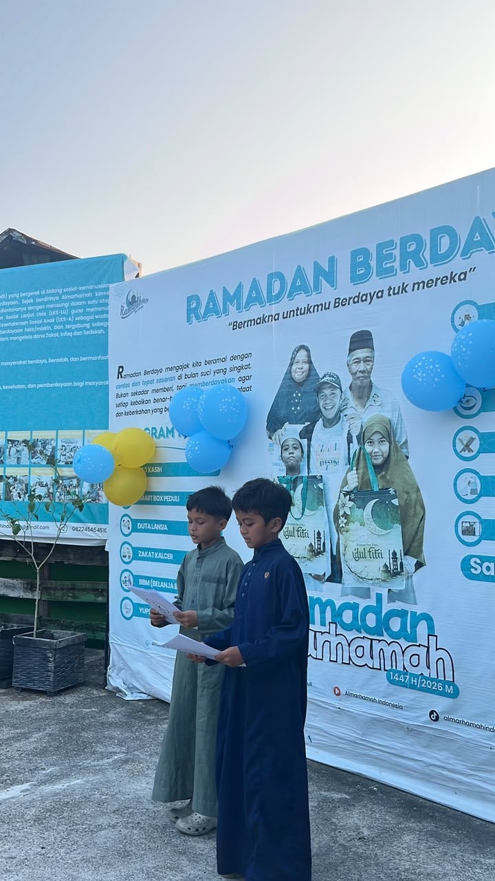 Penampilan 2 santri TPQ Almarhamah Penampilan 2 santri TPQ Almarhamah