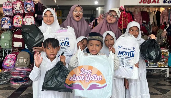 Sebanyak 2.355 Anak Yatim Menerima Santunan dari Program Yatim di Tahun 2025 Sebanyak 2.355 Anak Yatim Menerima Santunan dari Program Yatim di Tahun 2025