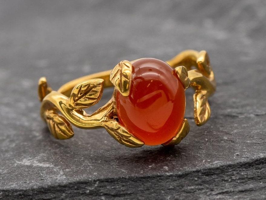 source : https://adina-stone.com/cdn/shop/files/52255-ring-adinastone-gold-vermeil-natural-agate.jpg?v=1738315155