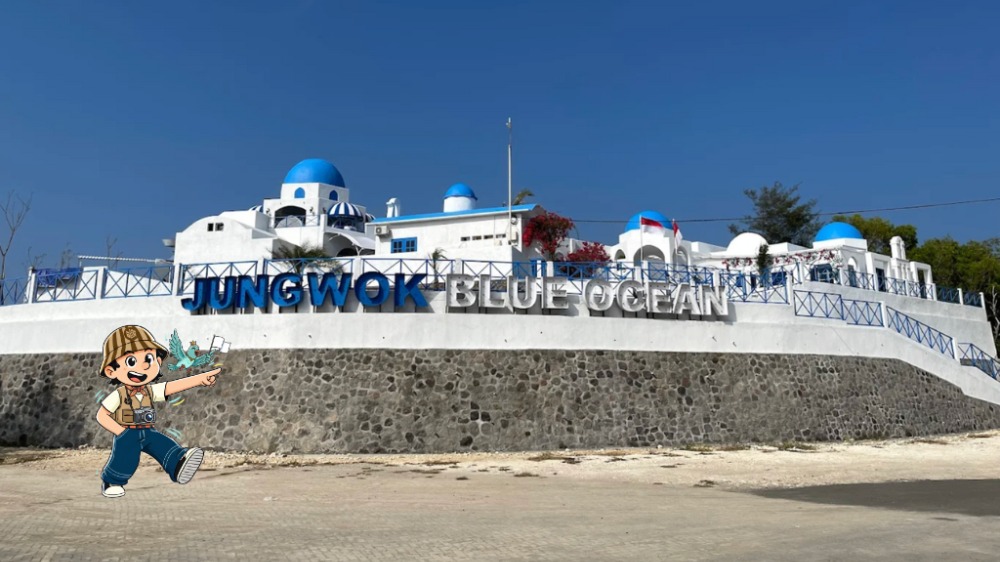 Jungwok Blue Ocean: Santorini Biru di Pinggir Pantai Jungwok, Gunung Kidul
