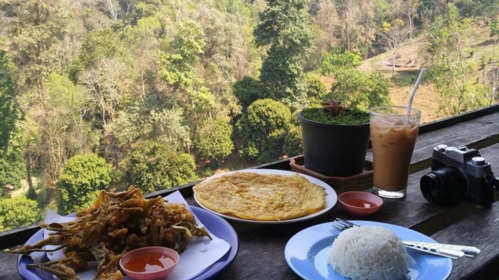 KULINER JOGJA BARAT : BERSANTAP DI PERBUKITAN