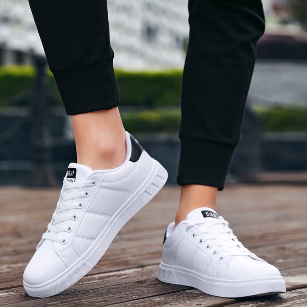 Model Vandra Sneakers Warna Putih