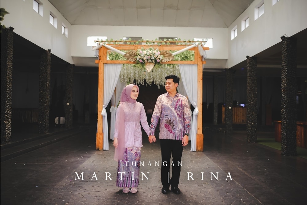 Tunangan Martin & Rina
