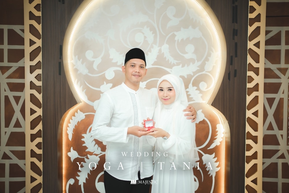 Wedding Yoga & Tania