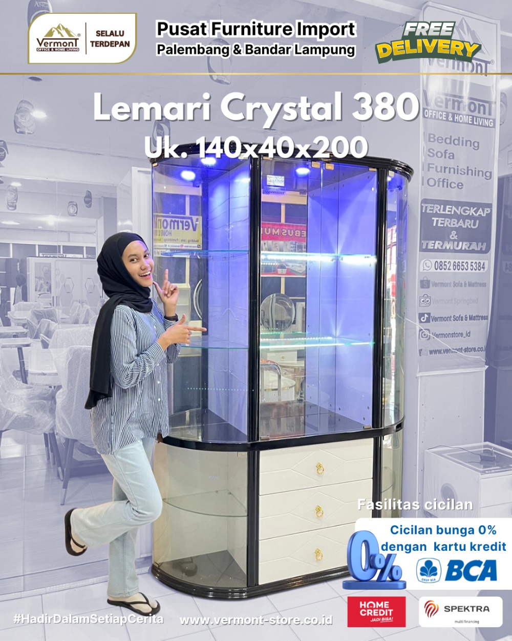 Furniture Palembang (Lemari Hias Crystal)