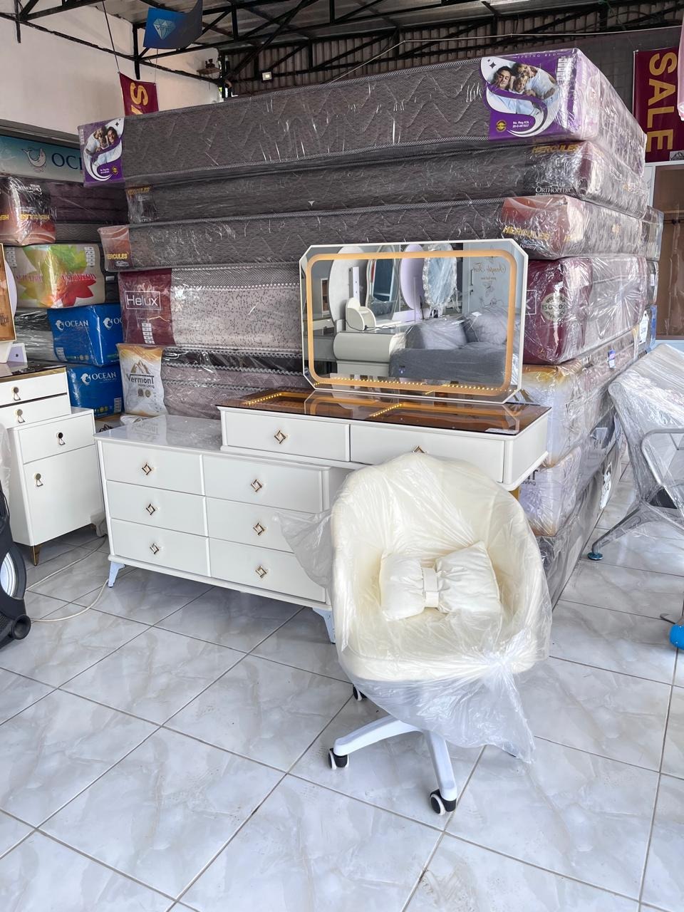 Furniture Palembang (Meja Rias)