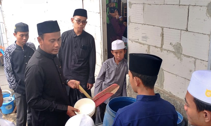 [Galeri Kegiatan Santri] Training Peningkatan Kebersihan, Praktik Pemilahan Sampah, dan Pengomposan