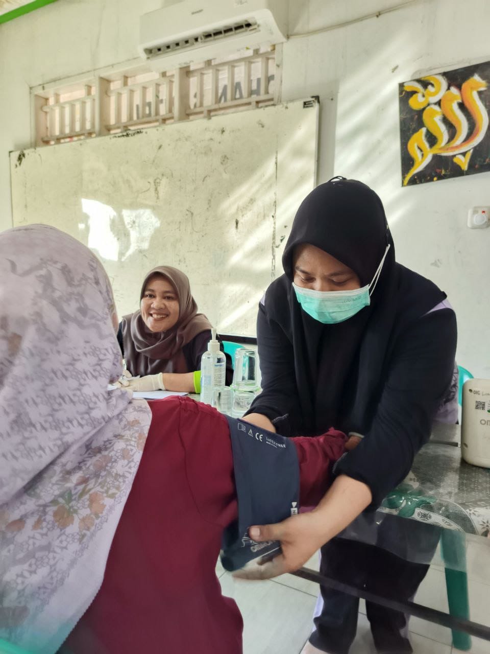 Cek tensi, gula darah, dan konsultasi ringan