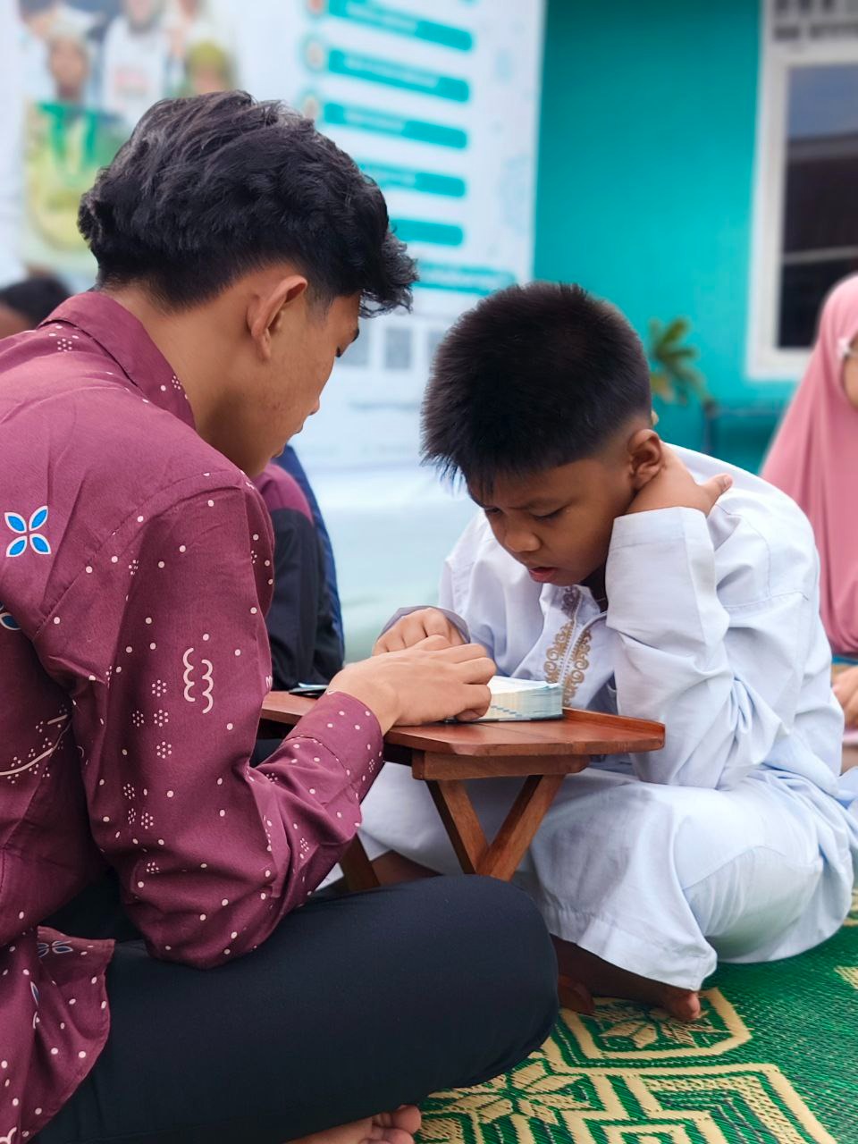 Santri MBS Membimbing Santri Almarhamah Mengaji