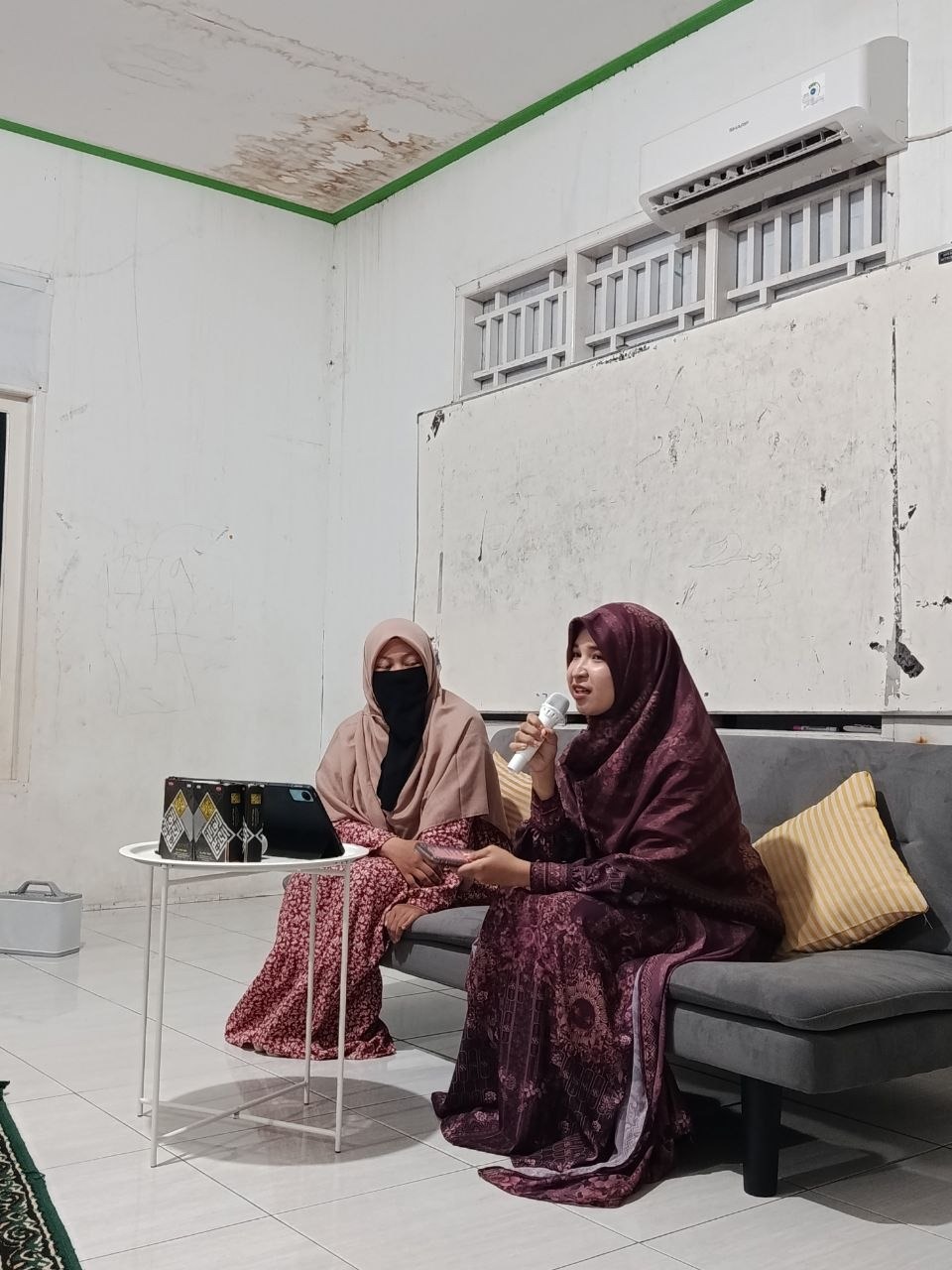 Ustadzah Annisa Rania
