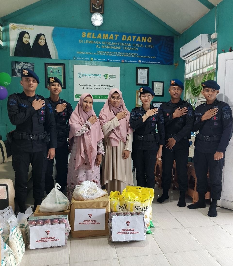 Aksi Nyata Brimob Kaltara, Salurkan Bantuan Sembako ke Almarhamah