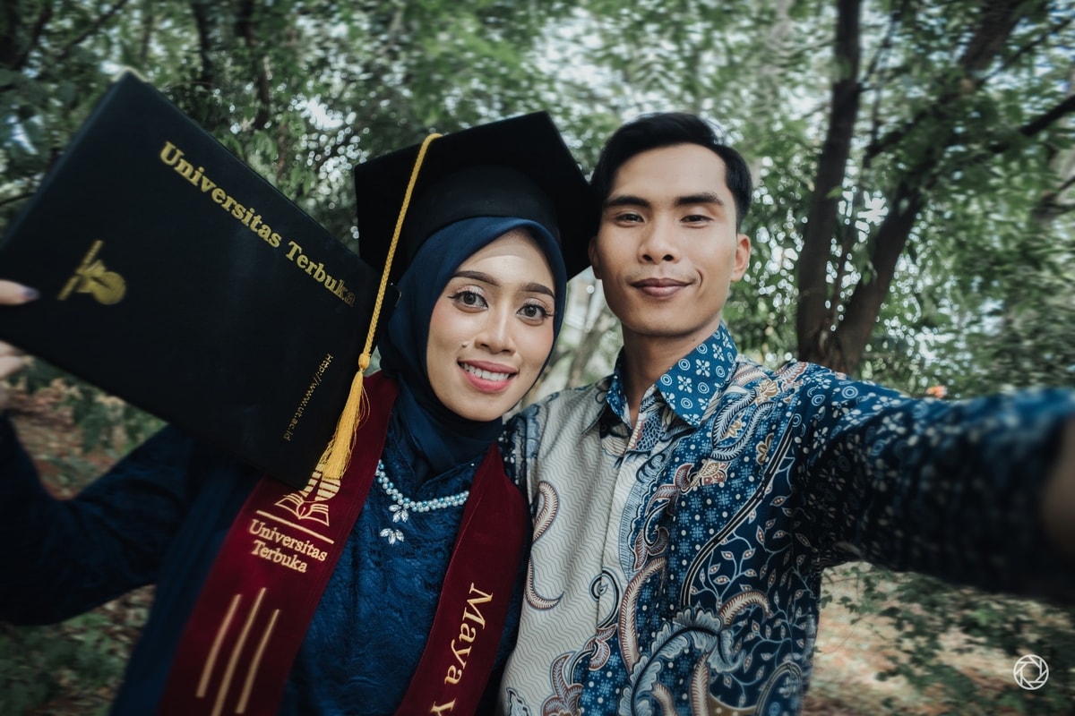 Maya Yunita Graduation Session At UNIVERSITAS TERBUKA, UGCC