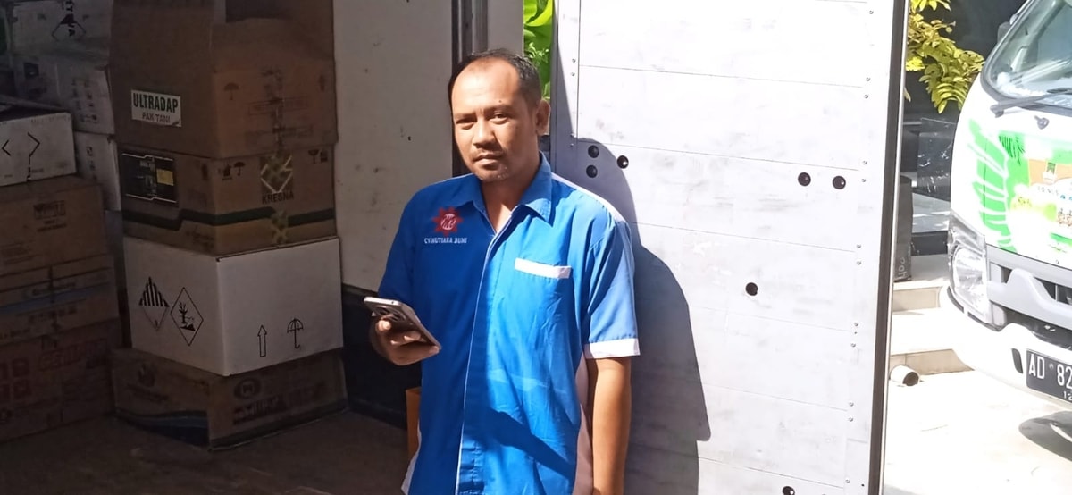 Demi Petani, Armada Tim Kanvas Anjangsana ke Kios