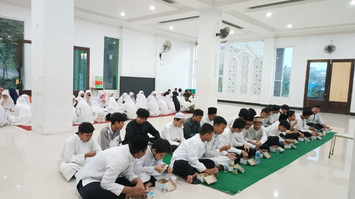 Buka Puasa Bersama SMP IT Al-Firdaus