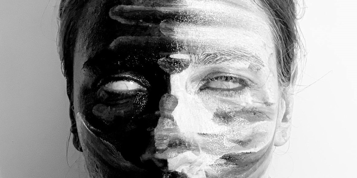 Ilustrasi siapa vs. siapa (pexels.com/@didsss/)